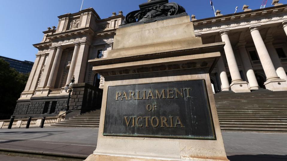 Pay rise for Victorian parliamentarians.