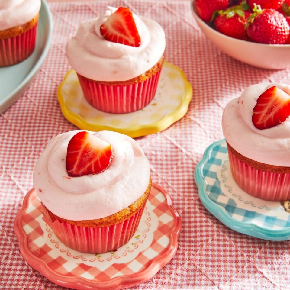 strawberry desserts strawberry cupcakes