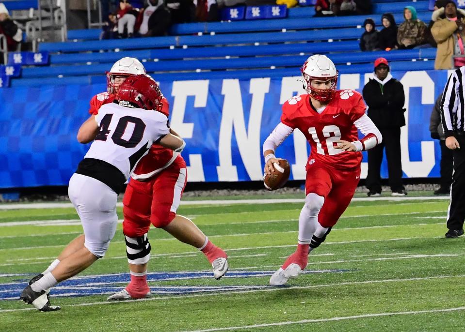 Clay Hayden (12) finished with 46 passing touchdowns last year, with the help of freshman sensation Tyler Fryman who led Kentucky first-years in receiving yards and receiving touchdowns by a wide margin in 2023.