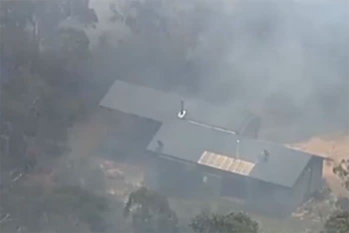 Residents have been told to follow their bushfire survival plan. Image: 7 News