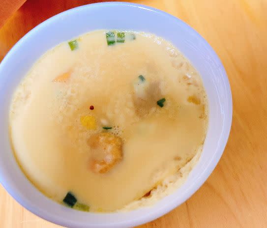 不少網友紛紛嘗試，用泡麵湯做出美味的茶碗蒸。（圖／翻攝自sugishun0106推特）