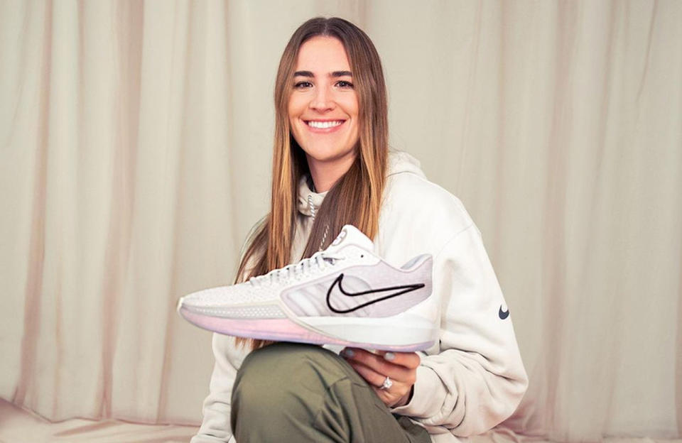 Sabrina ionescu signature nike basketball swoosh fashion women's history month wnba