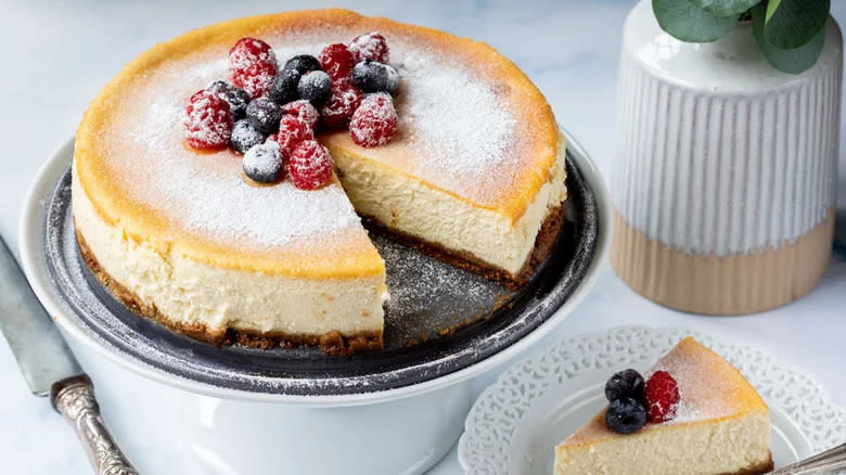 Baked ricotta cheesecake with berries