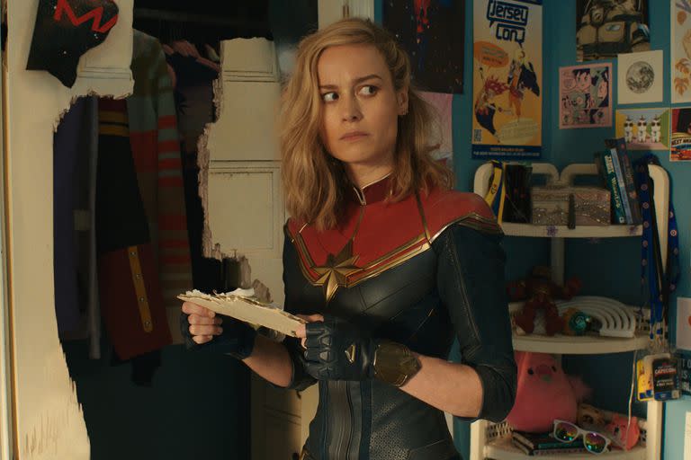 Brie Larson como Capitana Marvel en The Marvels, que llegará el jueves 9 a las salas locales