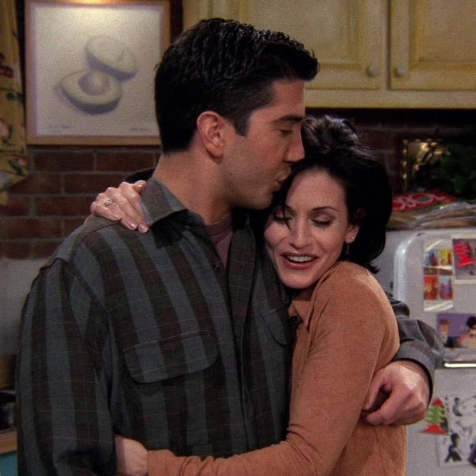 ross giving monica a forehead kiss