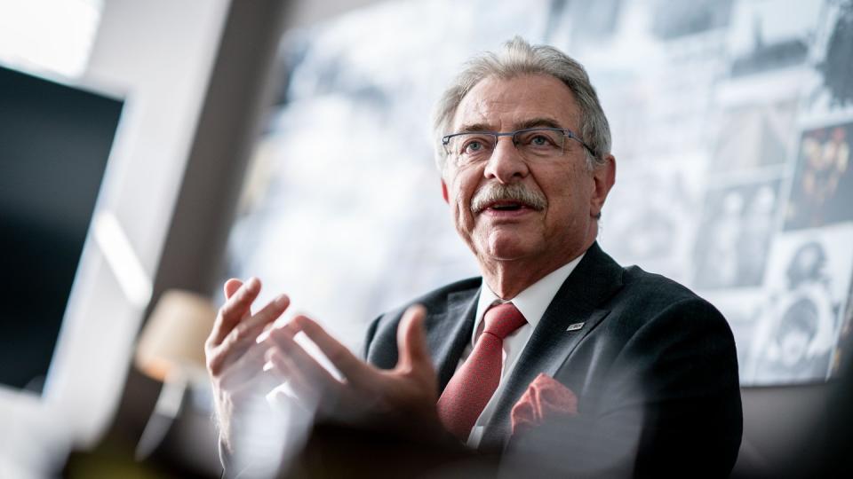 Das Ordervolumen steigt bei den Indusstrieaufträgen, doch Dieter Kempf, Präsident des Bundesverbandes der Deutschen Industrie (BDI), erwartet im Herbst noch keinen Aufschwung.