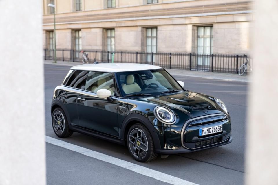 mini-cooper-se-resolute-edition