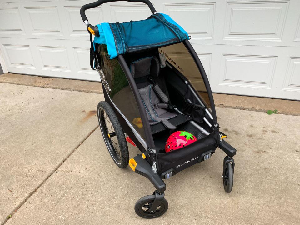 Burley's D'Lite X in stroller mode