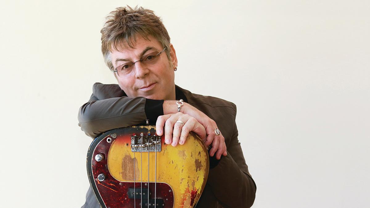 Andy Rourke 