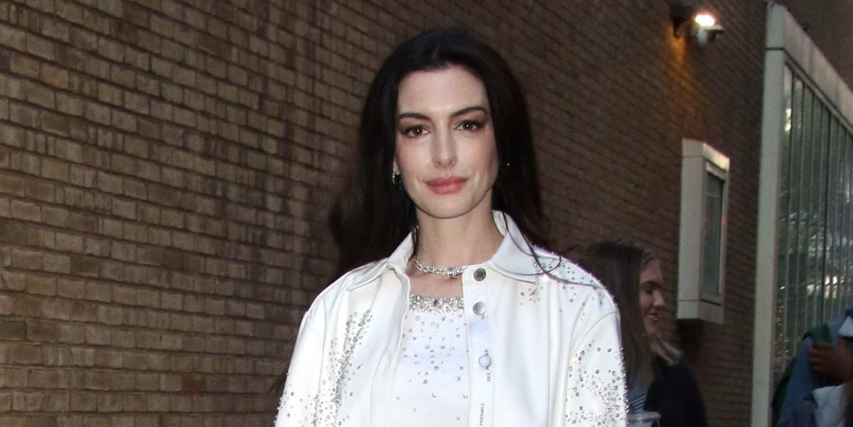 The Fitness Habits Anne Hathaway Follows To Stay In Amazing Shape at 39 —  Eat This Not That