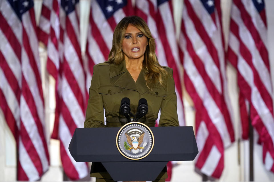 Melania trump RNC speech dodges Donald kiss