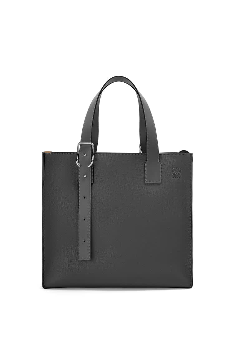 <p><a href="https://go.redirectingat.com?id=74968X1596630&url=https%3A%2F%2Fwww.loewe.com%2Fusa%2Fen%2Fwomen%2Fbags%2Ftotes%2Fbuckle-zip-tote-in-soft-grained-calfskin%2FB692K99X02-1100.html%3Fcgid%3Dw_totes%26p%3D74&sref=https%3A%2F%2Fwww.harpersbazaar.com%2Ffashion%2Ftrends%2Fg46286806%2Fbest-tote-bags-with-zipper%2F" rel="nofollow noopener" target="_blank" data-ylk="slk:Shop Now;elm:context_link;itc:0;sec:content-canvas" class="link ">Shop Now</a></p><p>Buckle Zip Tote</p><p>loewe.com</p><p>$2600.00</p><span class="copyright">Loewe</span>