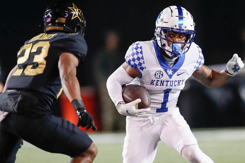 Wan’Dale Robinson (1) finished with 104 catches for 1,334 yards and seven touchdowns this season for Kentucky.