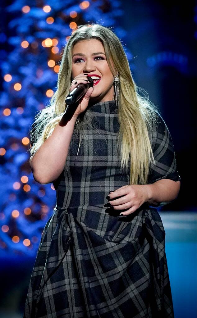 Kelly Clarkson, 2020 Christmas in Rockefeller Center, Christmas tree lighting