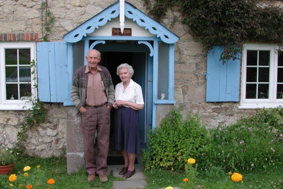 Isle of Wight County Press: Toby and his wife outside their cottage at Lynch Lane, Calbourne, one summer’s evening in June 2002, just before the recording.