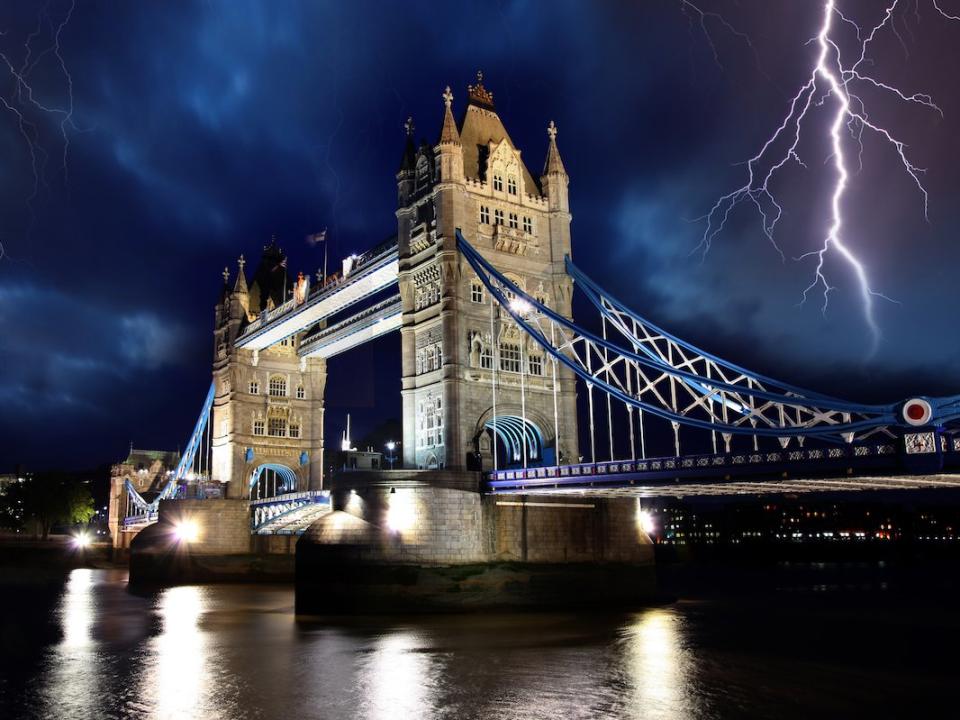 Lightning London Tower Bridge