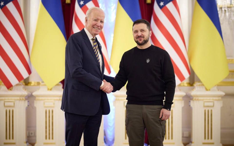 Biden and Zelensky - Twitter/ @michaelh002/Twitter/ @michaelh002