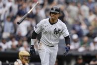 New York Yankees' Juan Soto flips his bat after hitting a home run during the fifth inning of a baseball game against the Chicago White Sox, Saturday, May 18, 2024, in New York. The Yankees won 6-1. (AP Photo/Frank Franklin II)