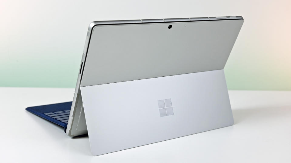 Microsoft Surface Pro 9 背面