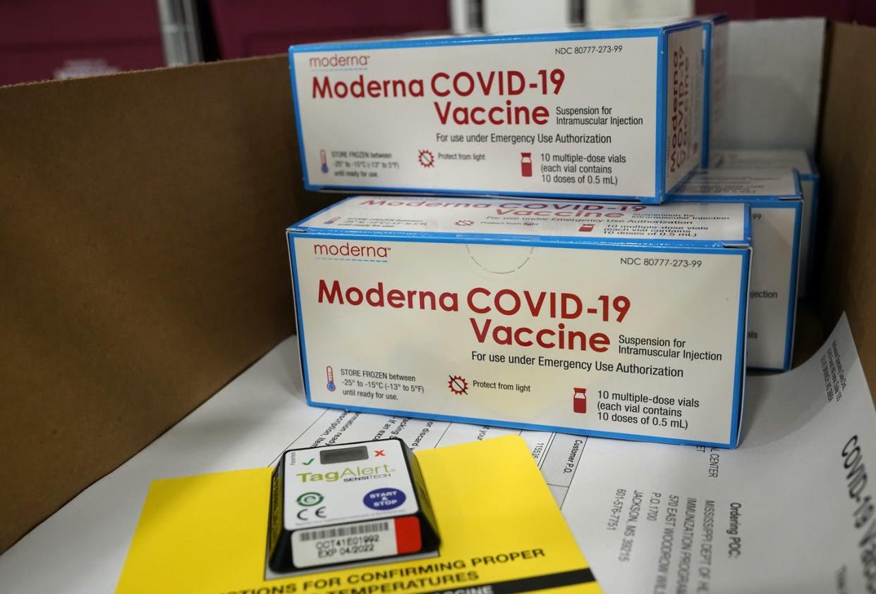 <span class="caption">Before the U.S. can return to some form of normal, a lot of people need to be vaccinated.</span> <span class="attribution"><a class="link " href="https://newsroom.ap.org/detail/APTOPIXVirusOutbreakModernaVaccine/58fcefe8051b4878a91e98f1532ddaf3/photo?Query=vaccines%20AND%20covid&mediaType=photo&sortBy=&dateRange=Anytime&totalCount=2245&currentItemNo=10" rel="nofollow noopener" target="_blank" data-ylk="slk:AP Photo/Paul Sancya, Pool;elm:context_link;itc:0;sec:content-canvas">AP Photo/Paul Sancya, Pool</a></span>