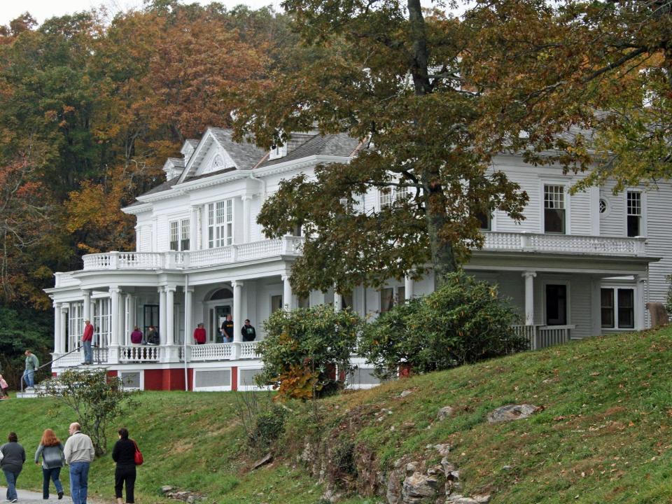 An estate with people in front of it in Blowing Rock, North Carolina.