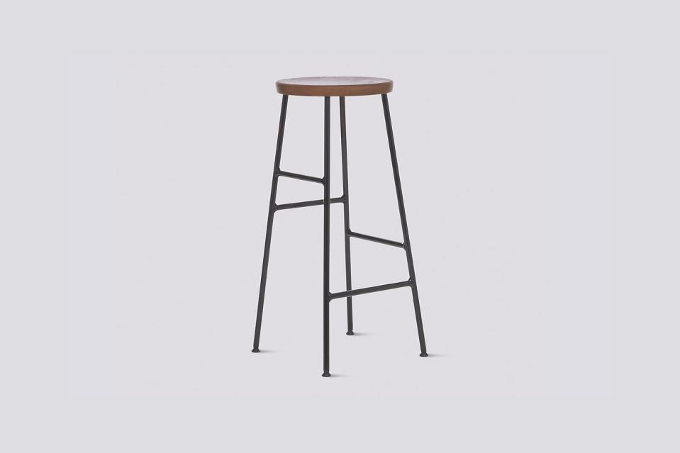 16) Cornet Stool