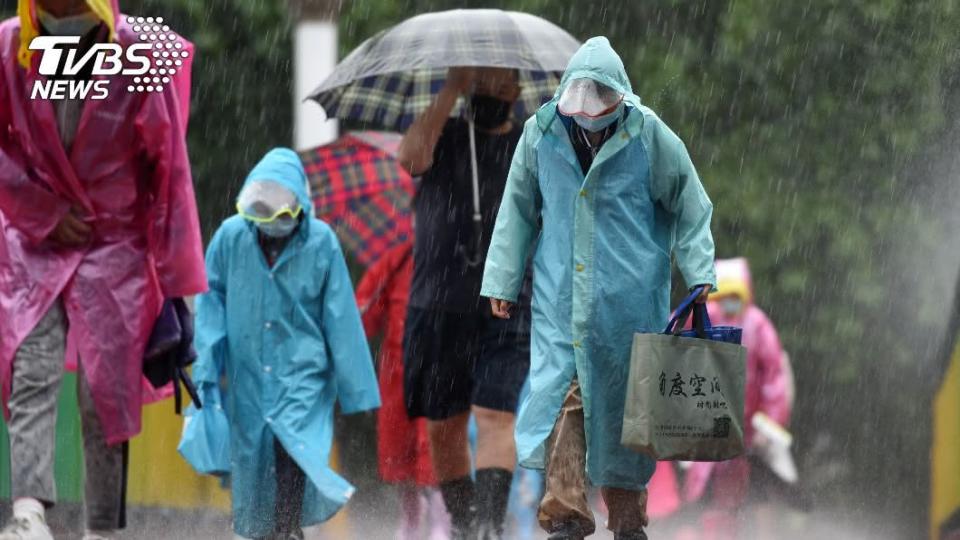 今（14）日北北基７縣市豪大雨特報，颱風「沙德爾」最快週四生成。（圖／TVBS）