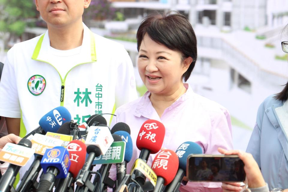 盧秀燕今出席動土典禮時被問及瘦肉精羅生門爭議，她強調市府會派專責官員去說明協助釐清真相。（台中市政府提供）