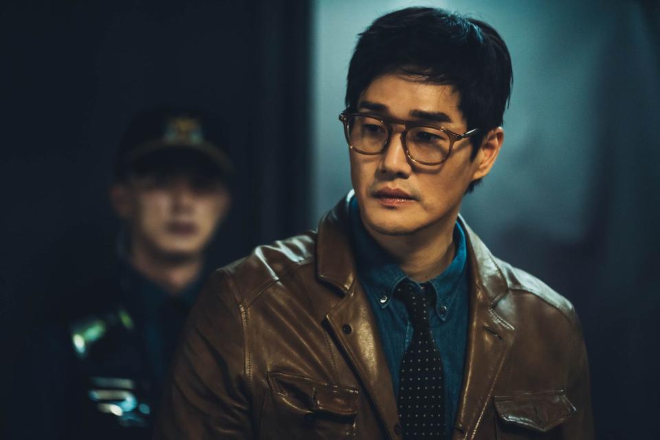 Der Professor (Yoo Ji-tae) ist der Drahtzieher des gigantischen Raubzuges. (Bild: Jung Jaegu / Netflix)