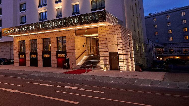 Zum Jahresende muss mit dem Grandhotel Hessischer Hof das einzige privatgeführte Luxushotel Frankfurts schließen. Donatus Landgraf von Hessen über die Bedeutung seines Hotels und die Zukunft des Familienunternehmens. Foto: dpa