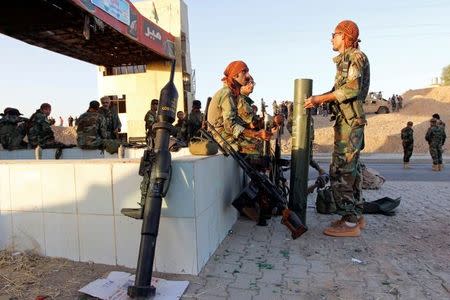 Kurdish Peshmarga fighters gather north of Kirkuk, Iraq October 19, 2017. REUTERS/Ako Rasheed