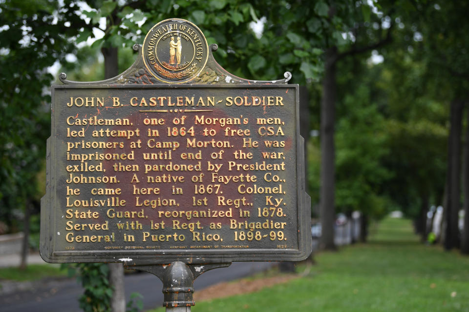 <p>A plaque dedicated to Confederate soldier John B. Castleman is seen after it was vandalized late Saturday night in Louisville, Ky., Aug.14, 2017. (Photo: Bryan Woolston/Reuters) </p>