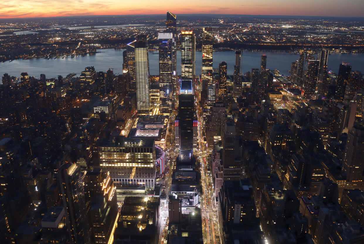 Traffic moves along 34th Street towards Hudson Yards 