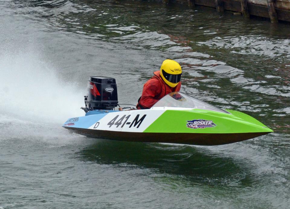 Luke Bosker of Harbor Springs came away with the title within the DSR Class of Marathon Nationals in a time of 1:39:38.93.