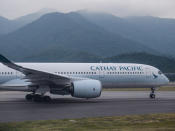 Platz 12: Cathay Pacific war 2016 noch Spitzenreiter in Sachen Flugsicherheit. Nun ist die Airline mit Hauptsitz in Hongkong 2017 um einige Platzierungen abgerutscht. (Bild-Copyright: Anthony Wallace/AFP)