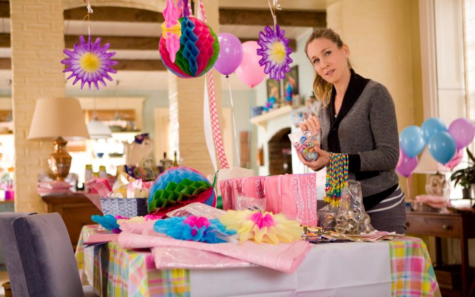 Sarah Jessica Parker as frazzled working mum Kate Reddy in I Don't Know How She Does It - Film Stills