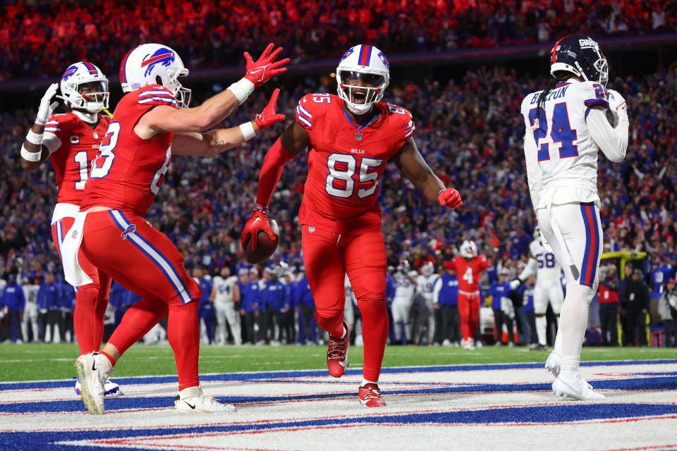 Buffalo Bills tight end Quintin Morris (85) celebrates after his touchdown.