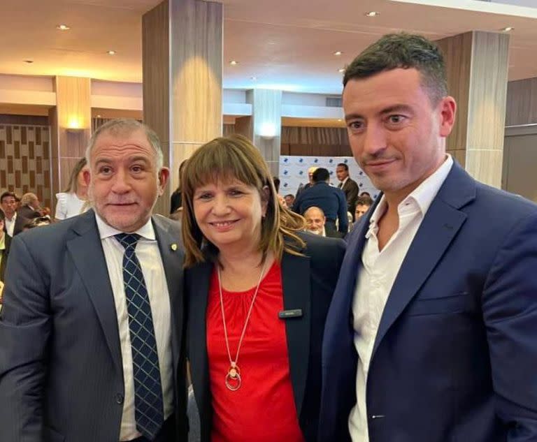 Patricia Bullrich con Juez y De Loredo en el almuerzo de la Bolsa de Comercio de Córdoba.