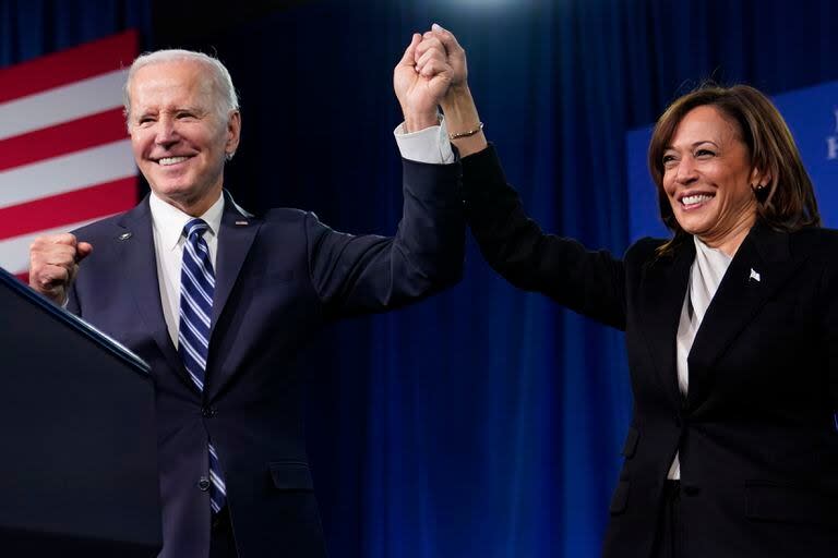 El presidente estadounidense, Joe Biden, y la vicepresidenta Kamala Harris (AP Foto/Patrick Semansky)