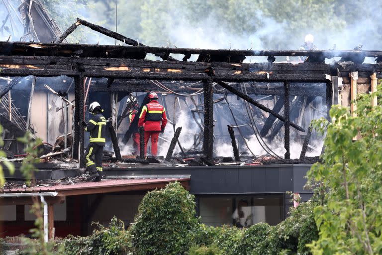 Tragedia en Francia: nueve muertos y dos desaparecidos tras incendiarse una casa para discapacitados