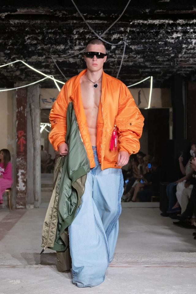 VETEMENTS CREATIVE DIRECTOR GURAM GVASALIA SPEAKS ON HIS INSPIRATION BEHIND  THE SS23 SHOW - Numéro Netherlands