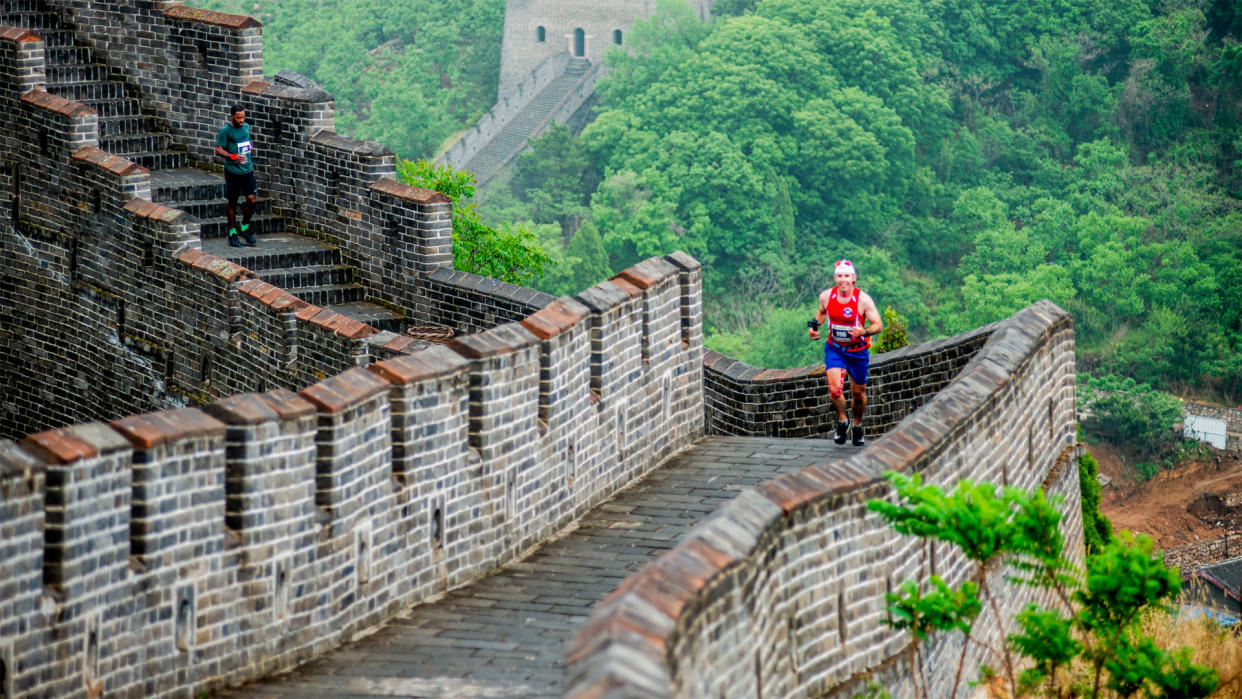  Runners competing in the Great Wall marathon. 