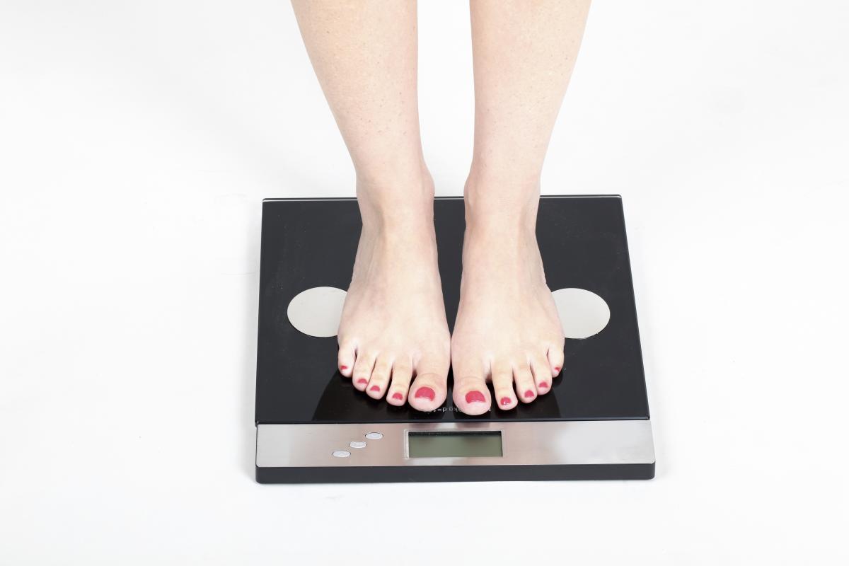 Style Selections 440-lb Digital Black Bathroom Scale in the Bathroom Scales  department at