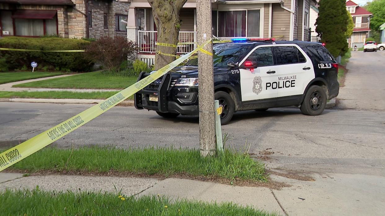 <div>An MPD squad at the scene near 28th and Melvina</div>