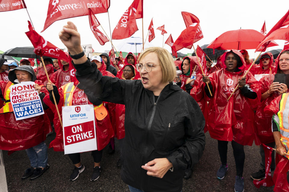 Labour experts say the United Auto Workers plans for limited strikes in the U.S. strengthen Unifor's position bargaining position in Canada. (THE CANADIAN PRESS/Spencer Colby)