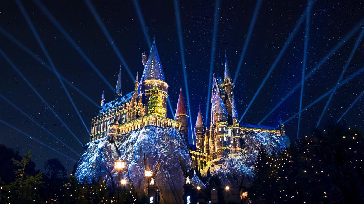 Christmas in the Wizarding World of Harry Potter is the bi-coastal highlight of the season at Universal Orlando and Universal Studios Hollywood.