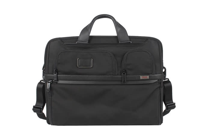 TUMI / tuming alpha 3 Series Men's business commuter ballistic nylon briefcase. (Photo: Zalora SG)