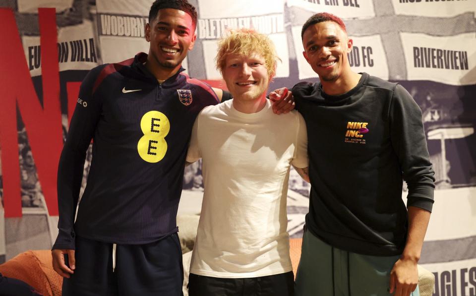 Ed Sheeran poses with Jude Bellingham and Trent Alexander-Arnold