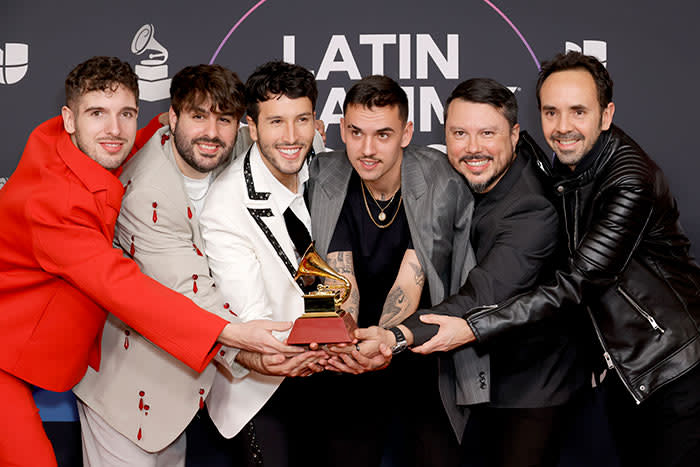Cómo se eligen a los ganadores de los Grammy Latinos