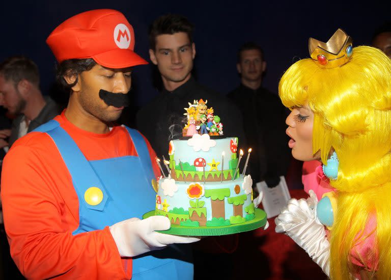 WEST HOLLYWOOD, CA - NOVEMBER 26:  Nintendo and John Legend celebrate Chrissy Teigen's 28th birthday on November 26, 2013 in West Hollywood, California.  (Photo by Jonathan Leibson/Getty Images for Nintendo)